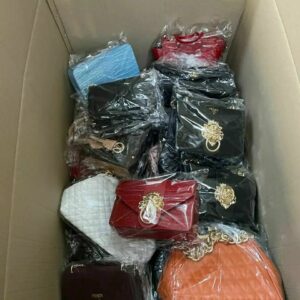 Woman bags & purse pallets - Shell Liquidations